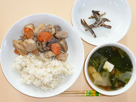 根菜のごま味噌煮と春菊のすまし汁とごはん