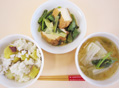 厚揚げ・小松菜の煮びたしと冬瓜・白菜・小松菜の味噌汁と芋ご飯