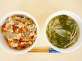 五目ご飯とエノキ・水菜・もやしの味噌汁