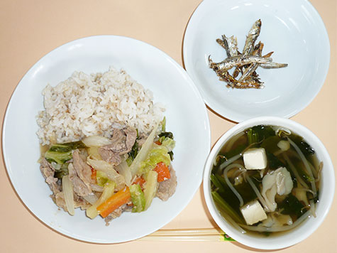 味噌焼き肉と舞茸・豆腐のすまし汁