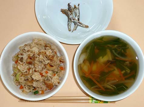 混ぜ炒飯とじゃが芋・水菜のスープ